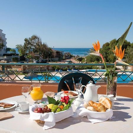 Marbella Beach Resort At Club Playa Real Exterior foto